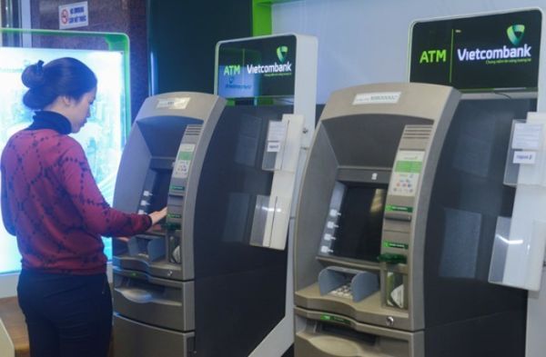 Hà Nội đã lắp đặt hơn 2.700 máy ATM, 90.000 máy POS