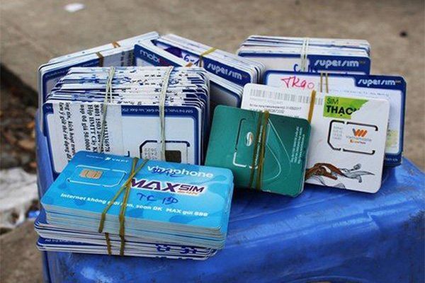 Dù cơ quan chức năng đã thực hiện nhiều biện pháp khác nhau, tình trạng SIM rác, SIM kích hoạt sẵn vẫn hết sức phổ biến. Thực tế này gây ra không ít bức xúc trong xã hội. 
