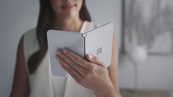 Những thiết bị màn hình gập như Galaxy Fold hay Surface Neo sẽ thay thế vị trí của laptop