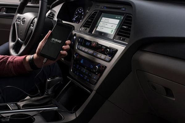 Người dùng Android Auto gặp sự cố với Google Assistant