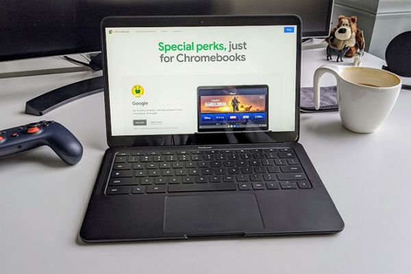 Mua Chromebook mới nhận ba tháng miễn phí Disney+