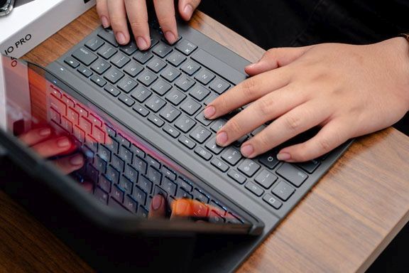 Logitech Slim Folio Pro cho iPad