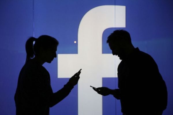 Bầu cử Mỹ 2020: Tin chính trị sai lệch bủa vây người dùng Facebook