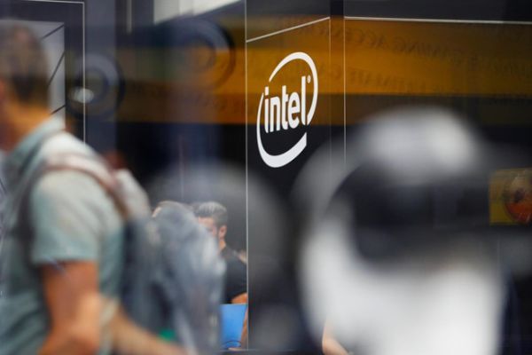 Chip AI mới của Intel được thiết kế dựa trên mô phỏng bộ não tự học