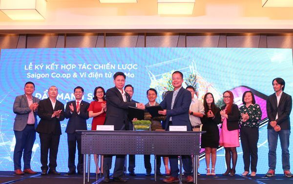 Ví điện tử, Ví điện tử Momo, hợp tác chiến lược, thanh toán không tiền mặt, Saigon Co.op,