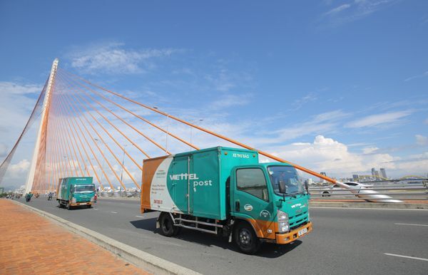 Viettel Post dẫn đầu Top 10 Công ty Vận tải và Logistics uy tín năm 2019