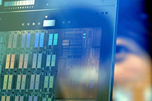 Hàng trăm tỉ USD sẽ được TSMC và Samsung chi trong vòng 10 năm tới để giữ luật Moore tiếp tục tồn tại 