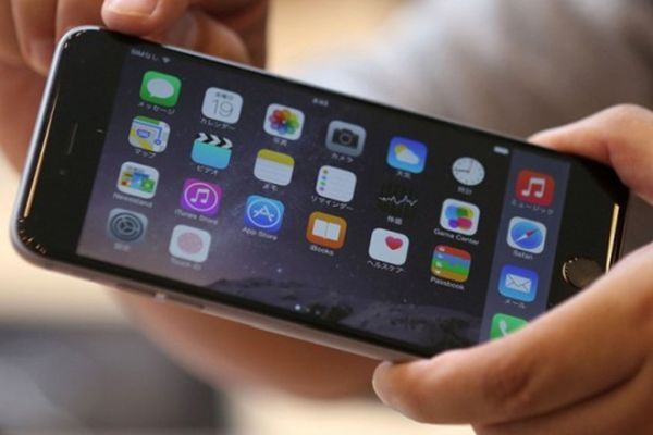 iPhone đời cũ trang đang được bán với giá cực thấp
