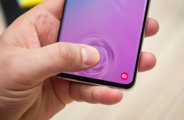 Người dùng than phiền vì Galaxy S10 liên tục gặp lỗi