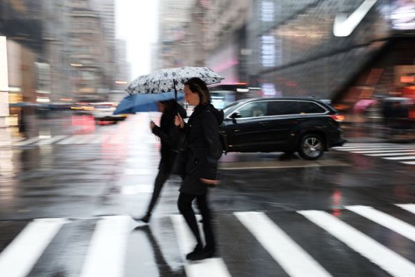 Những tai nạn gây tử vong cho người đi bộ do sử dụng smartphone tại Mỹ đang tăng cao 