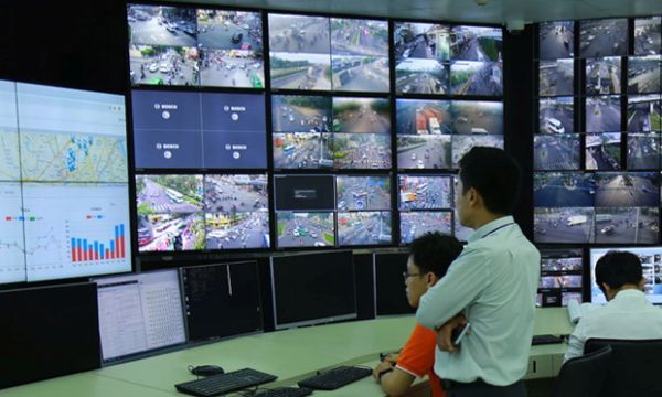 FPT bắt tay Grab phát triển các giải pháp giao thông thông minh