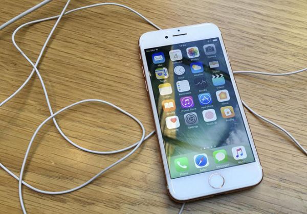 Sắp có mẫu iPhone mới với nhiều tính năng hiện đại trong hình hài iPhone 8?
