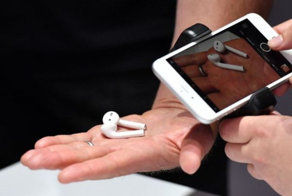 AirPods là tai nghe không dây bán chạy nhất thế giới