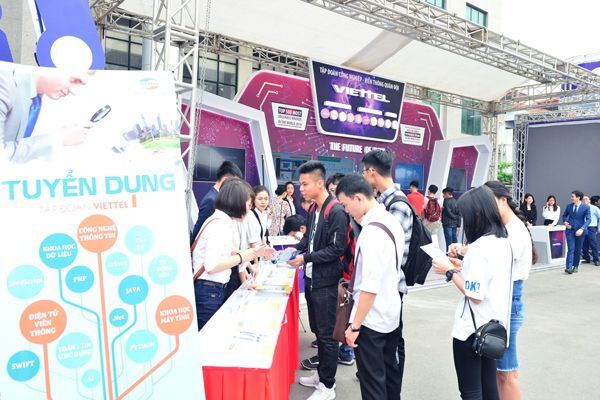 Viettel khát nhân sự cho các dự án Big Data, AI, công nghệ hàng không vũ trụ...