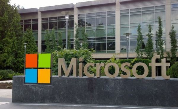 Giá vị vốn hóa thị trường của Microsoft cán mốc 1 nghìn tỷ USD