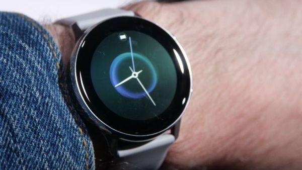Galaxy Watch Active ra mắt tại Việt Nam, giá 5,49 triệu đồng