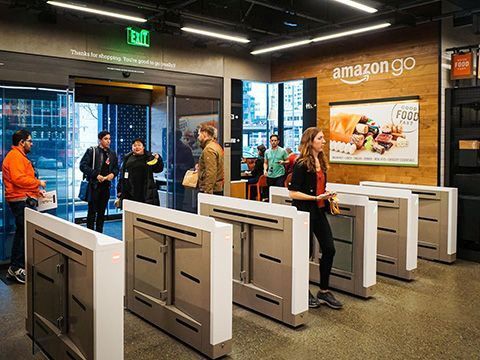 Amazon khai trương cửa hàng đầu tiên thanh toán bằng tiền mặt