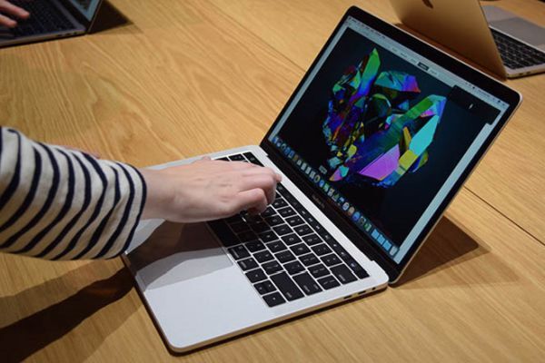 MacBook Pro 2016 gặp sự cố đèn nền sẽ được Apple sửa miễn phí