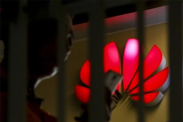Huawei đang là tâm bão trong cuộc chiến thương mại Mỹ - Trung