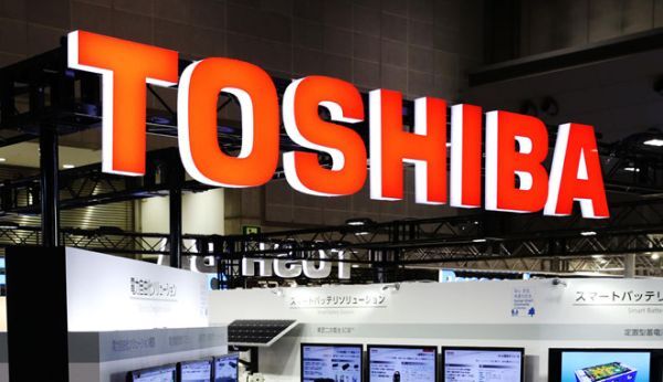 Đến lượt Toshiba tạm dừng hợp tác với Huawei