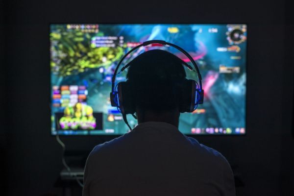 WHO chính thức coi nghiện game là bệnh tâm thần