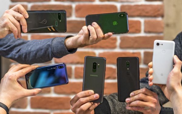 Thị trường smartphone đang rơi vào thời kỳ bão hòa