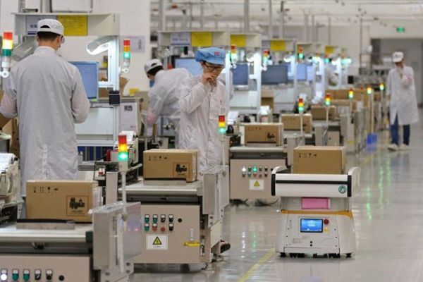 Foxconn tạm dừng dây chuyền sản xuất một số điện thoại Huawei