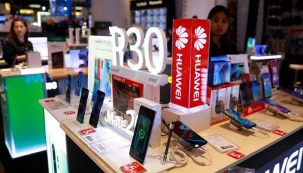 Đến lượt Facebook cắt quan hệ với Huawei