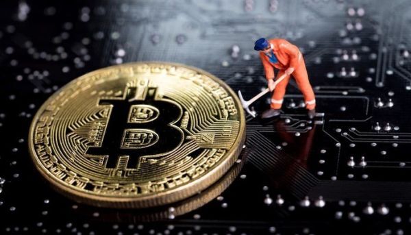 Đón nhiều tin bất lợi, giá Bitcoin mất mốc 11.000 USD