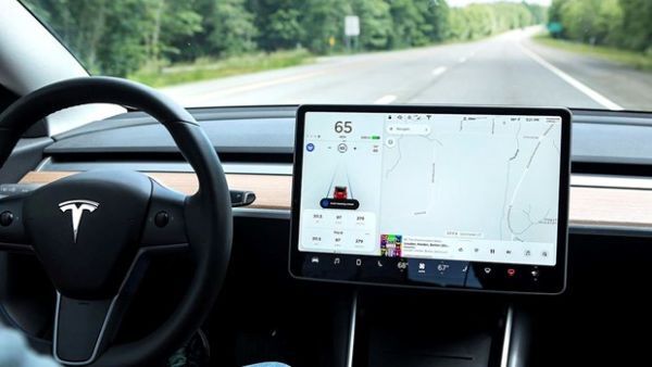Cựu nhân viên Tesla thừa nhận tải mã nguồn xe tự lái lên mạng iCloud