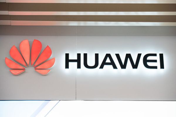 Hoạt động kinh doanh smartphone của Huawei vẫn tăng trưởng mạnh