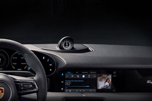 chơi nhạc trong kho Apple Music trên Porsche Taycan