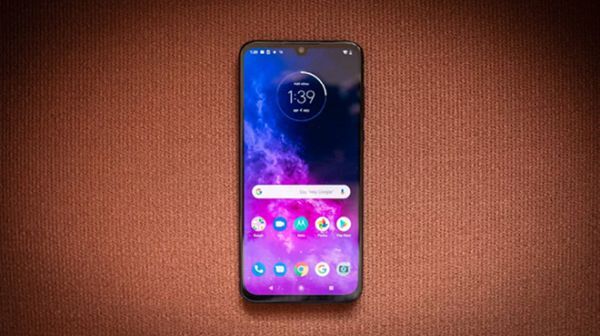 Motorola trở lại cuộc đua smartphone cao cấp