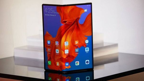 Huawei bán được 100.000 chiếc điện thoại Mate X mỗi tháng