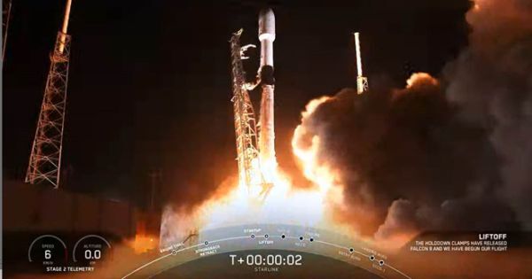 SpaceX phóng 60 vệ tinh lên quỹ đạo