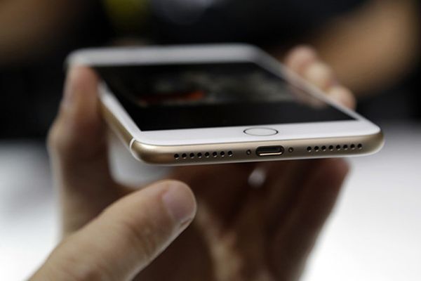 Tất cả smartphone tại châu Âu bị buộc phải có cổng USB-C?