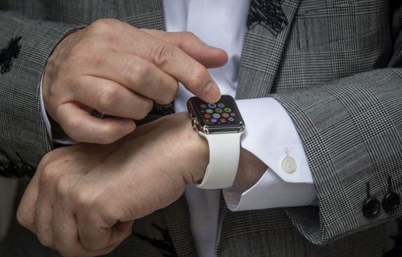 AirPods và Apple Watch sẽ tiếp tục giúp Apple 