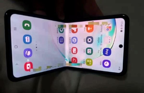 Hình ảnh được cho là Galaxy Fold 2 xuất hiện ngoài đời thực