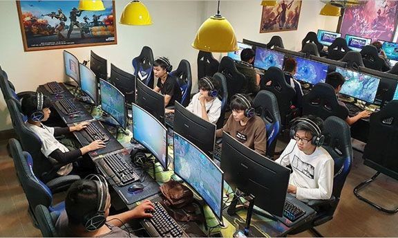 Phòng Game hơn 100 máy đấu tiêu chuẩn tại Hà Nội