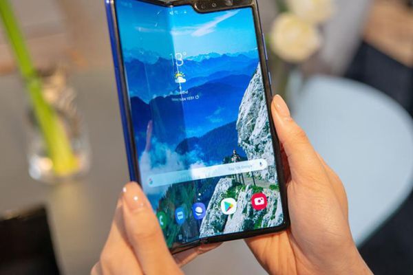 Thị trường smartphone gập lại sắp đón nhận thêm thương hiệu mới