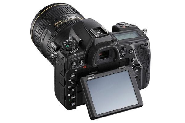 Nikon làm mới dòng máy ảnh DSLR full frame