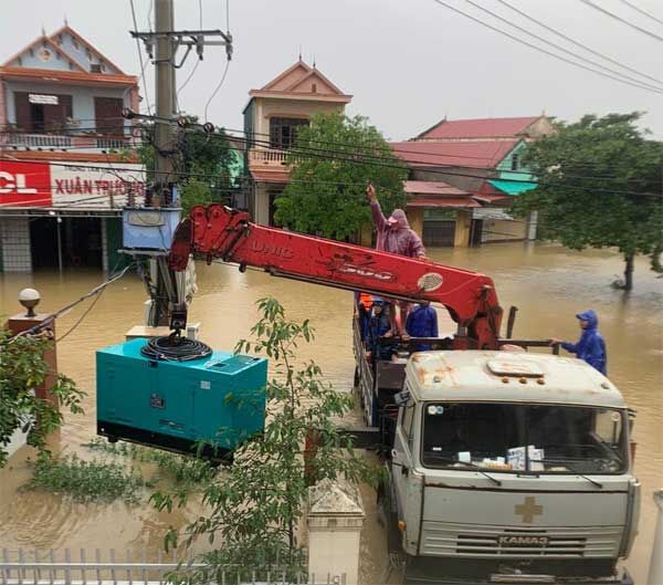 VNPT các tỉnh miền Trung vượt lũ để đảm bảo mạng lưới thông tin huyết mạch