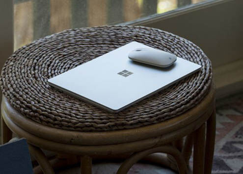Surface Laptop Go ra mắt với giá từ 549 USD