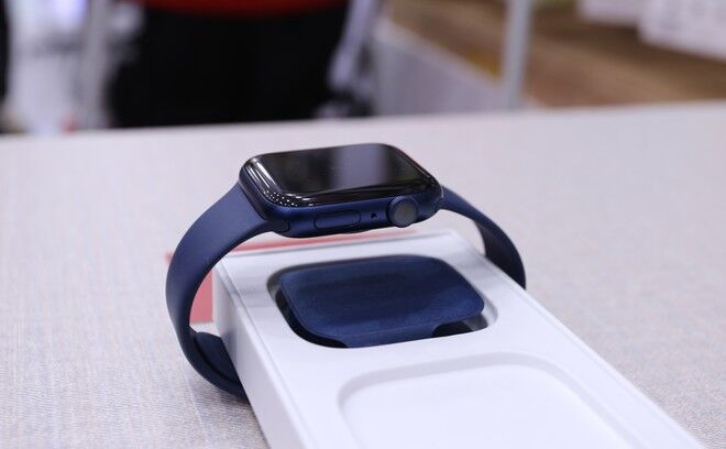 Xếp hàng mua Apple Watch Series 6 chính hãng tại Việt Nam
