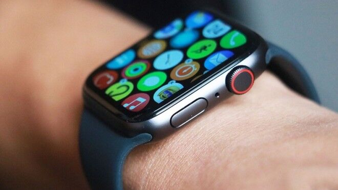 Apple Watch SE giảm còn 259 USD trên Amazon