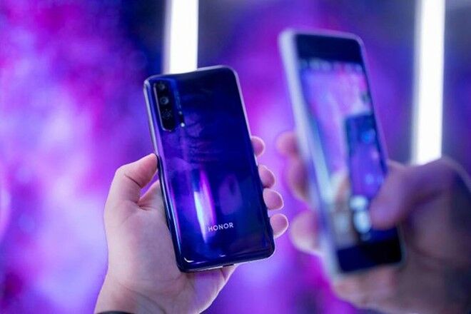 Huawei bán mảng kinh doanh smartphone Honor với giá 15 tỉ USD
