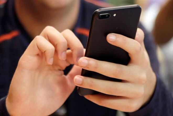 Doanh thu Facebook tăng tới 22% nhưng lượng người dùng bắt đầu giảm 