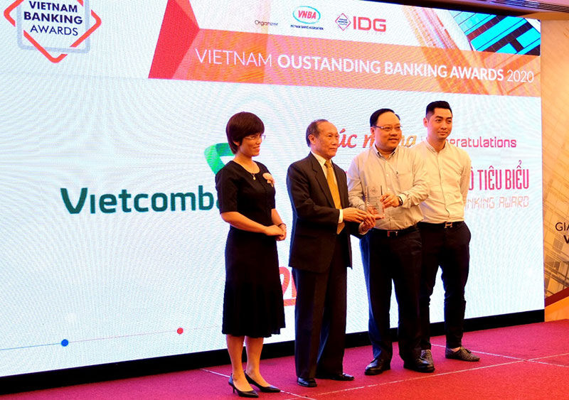 Vietcombank được vinh danh là Ngân hàng chuyển đổi số tiêu biểu năm 2020