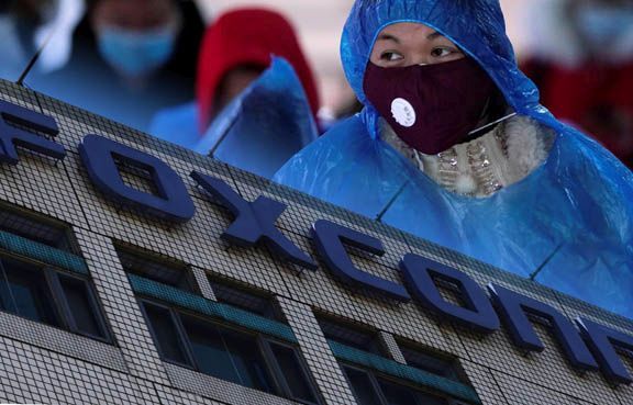 Trung Quốc ngăn Foxconn nối lại sản xuất vì nguy cơ lây nhiễm corona