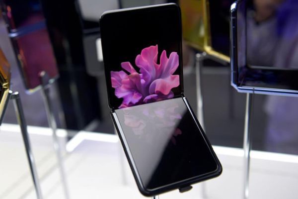 Samsung sẽ bán màn hình UTG của Galaxy Z Flip cho các hãng khác